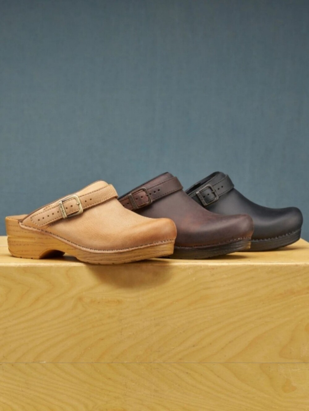Dansko Ingrid Pro Clogs Brown Black Slingback Swivel Strap Buckle Boho Scandi 🌿